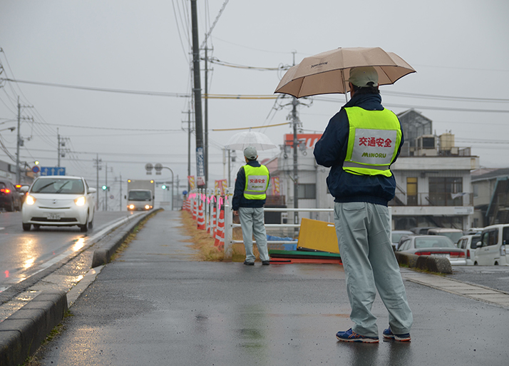 みのるグループ交通安全街頭啓発